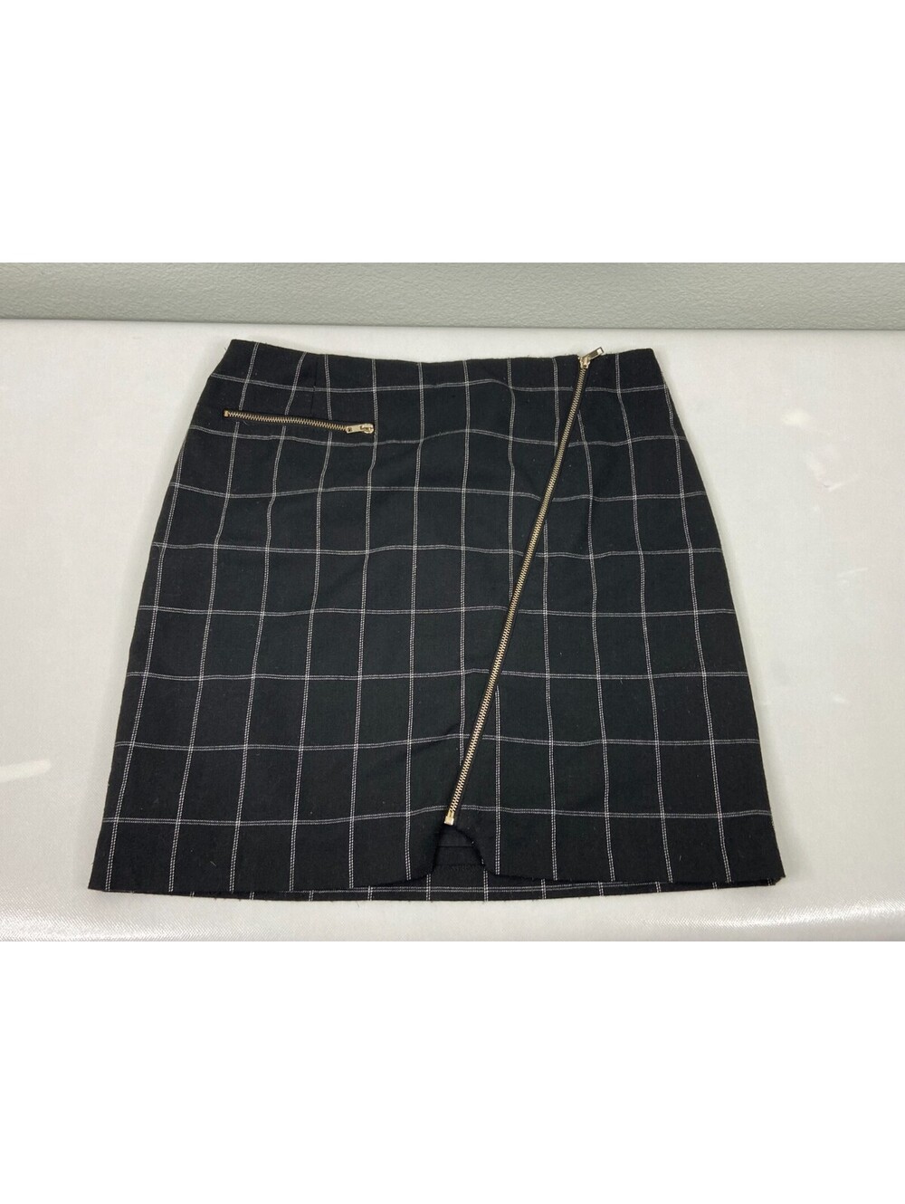 Romeo & Juliet Couture Women Medium Black Plaid Mini Skirt Gold Zipper Sexy